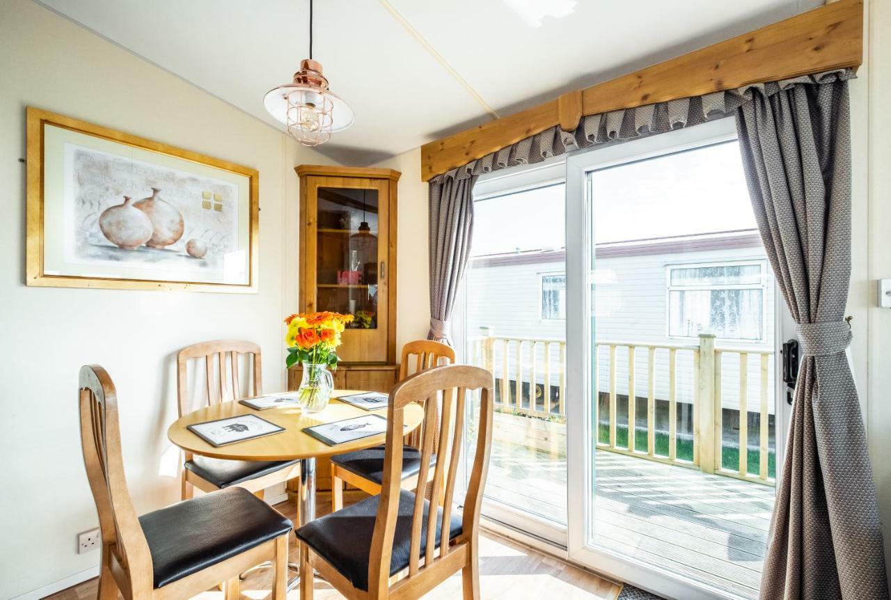 Caravan Beach Holiday Hotel Saint Osyth Exterior foto